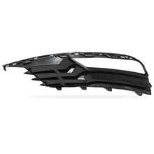 Cargar imagen en el visor de la galería, Rejilla Audi A3 14-16 sedan c/hoyo c/filo cromo derecha