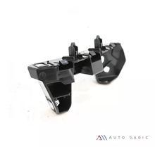 Load image into Gallery viewer, Soporte guia Onix 20-25 LS, LT, Premier defensa del. Der.