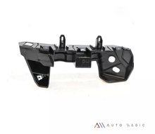 Load image into Gallery viewer, Soporte guia Onix 20-25 LS, LT, Premier defensa del. Der.