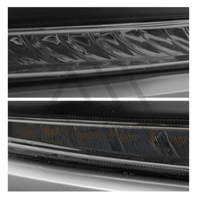Load image into Gallery viewer, Faro Luz de dia Captiva 24-25 Led Der.