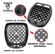 Cargar imagen en el visor de la galería, Porta casco para motocicleta de plastico y reflejate capacidad 30lts. con soporte de sujeción.