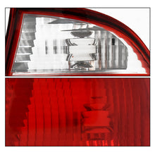 Load image into Gallery viewer, Calavera Focus Sedan 05-07 derecha
