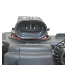 Cargar imagen en el visor de la galería, Kit Faros de niebla Np300 Frontier 17-20 con filo cromo, cables, interruptor oem y focos H11