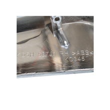 Cargar imagen en el visor de la galería, Moldura de parrilla Mazda CX5 18-21 cromo derecha