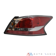 Load image into Gallery viewer, Calavera Altima 4pts. 14-16 LED c/focos derecha