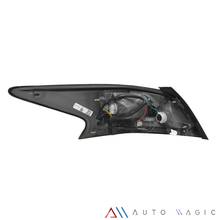 Load image into Gallery viewer, Calavera Altima 4pts. 14-16 LED c/focos derecha