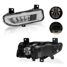 Load image into Gallery viewer, Faro niebla Versa 20-25 Sentra 20-25 X-trail 17-19 Kicks 17-19 Note 17-19 c/foco Led Izq.