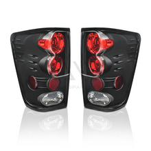 Load image into Gallery viewer, Calaveras Titan 04-15 King Cab 
4x2 PRO-4X 4x4 King Cab negras performance