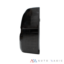 Cargar imagen en el visor de la galería, Calaveras Hilux 16-23 LED negras Performance