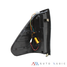 Cargar imagen en el visor de la galería, Calaveras Hilux 16-23 LED negras Performance