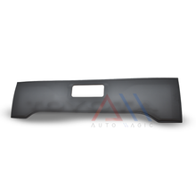 Load image into Gallery viewer, Moldura aplique Tacoma 16-23 para tapa de cajuela