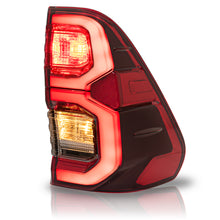Load image into Gallery viewer, Calavera Hilux 16-23 LED c/arnes c/focos derecha