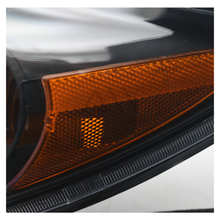 Cargar imagen en el visor de la galería, Faros Camry 05-06 Le/ Xle fondo negro performance