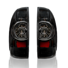 Load image into Gallery viewer, Calaveras Tacoma 05-15 TDR, Sport, Sr Negras LED c/arnes derecha