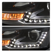 Cargar imagen en el visor de la galería, Faros Jetta 11-18 tipo Gli c/lupa luz de dia para foco xenon Performance