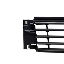 Cargar imagen en el visor de la galería, Parrilla de defensa Polo 15-18 c/moldura cromo central