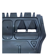 Load image into Gallery viewer, Tolva de motor Passat 12-15 Jetta 11-14 inferior