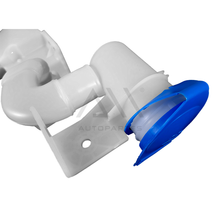 Cargar imagen en el visor de la galería, Deposito agua parabrisas Jetta 11-17/ Passat 12-17/ Beetle 12-17 c/Tapa s/motor