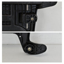 Load image into Gallery viewer, Base de bateria Jetta 11-18/ BORA 05-10 / Beetle 12-18 / Passat 06-10 / Golf Gti 07-09 / Audi A3 04-08 / Leon 06-09 / Altea 05-08