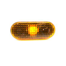 Load image into Gallery viewer, Cuarto direccional salpicadera  Jetta 99-15 Clasico/ Vento 14-15/ Amarok 11-23/ Polo 03-08/ Sharan 02-07/ Transporter 10-16/ UP 16 Golf/Jetta 93-99  izquierdo/derecho naranja