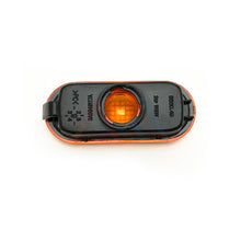 Load image into Gallery viewer, Cuarto direccional salpicadera  Jetta 99-15 Clasico/ Vento 14-15/ Amarok 11-23/ Polo 03-08/ Sharan 02-07/ Transporter 10-16/ UP 16 Golf/Jetta 93-99  izquierdo/derecho naranja