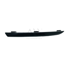Load image into Gallery viewer, Moldura de defensa Vento 16-19 trasera derecha negra