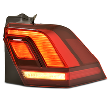 Cargar imagen en el visor de la galería, Calavera Tiguan 18-24 Led exterior derecha