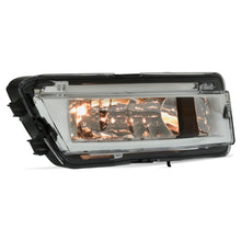 Cargar imagen en el visor de la galería, Faro de niebla Passat 12-15 derecho