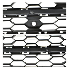 Cargar imagen en el visor de la galería, Parrilla de defensa Amarok 18-23 c/sensor central